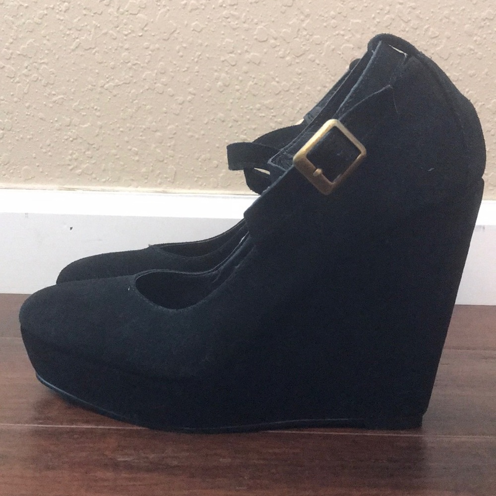 {UO} NWOT Kimchi Blue Black Suede Wedges